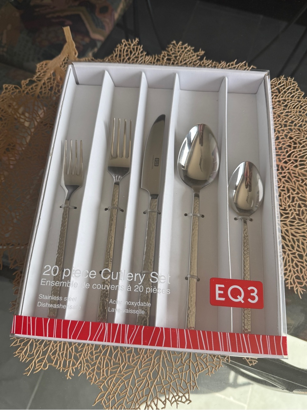 New NIB EQ3 Canada Stainless Steel set 20-Piece hammered Cutlery Flatware Set